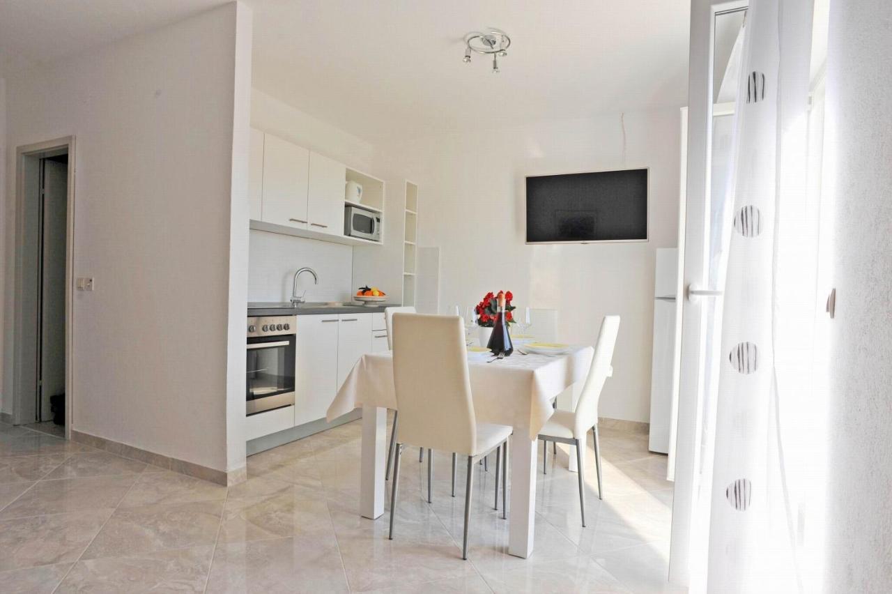 Apartments With A Parking Space Sutivan, Brac - 752 Exterior photo