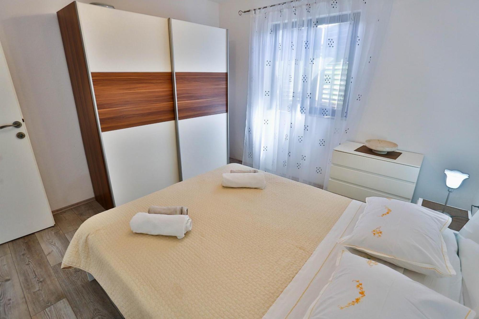 Apartments With A Parking Space Sutivan, Brac - 752 Room photo