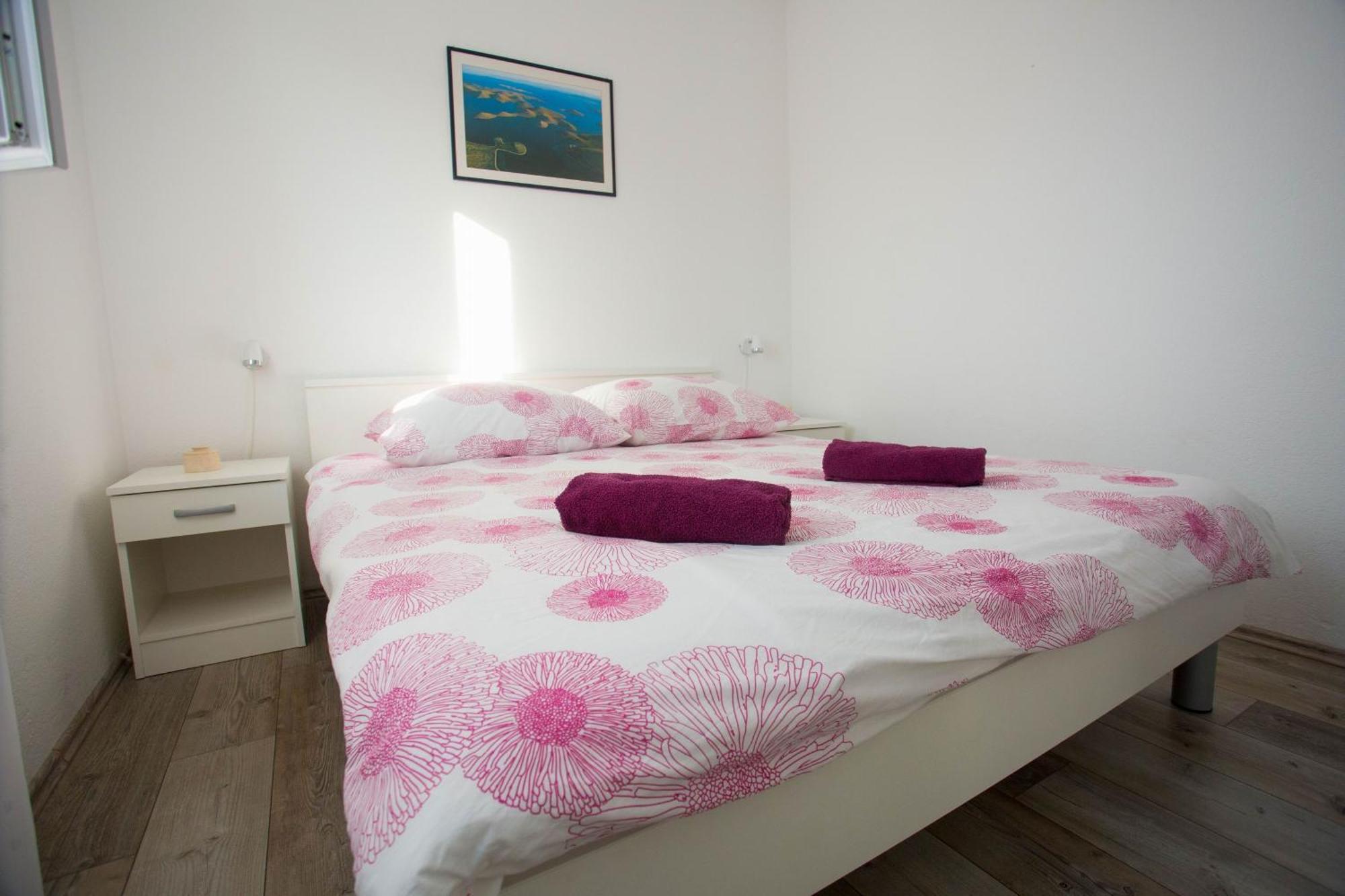 Apartments With A Parking Space Sutivan, Brac - 752 Room photo
