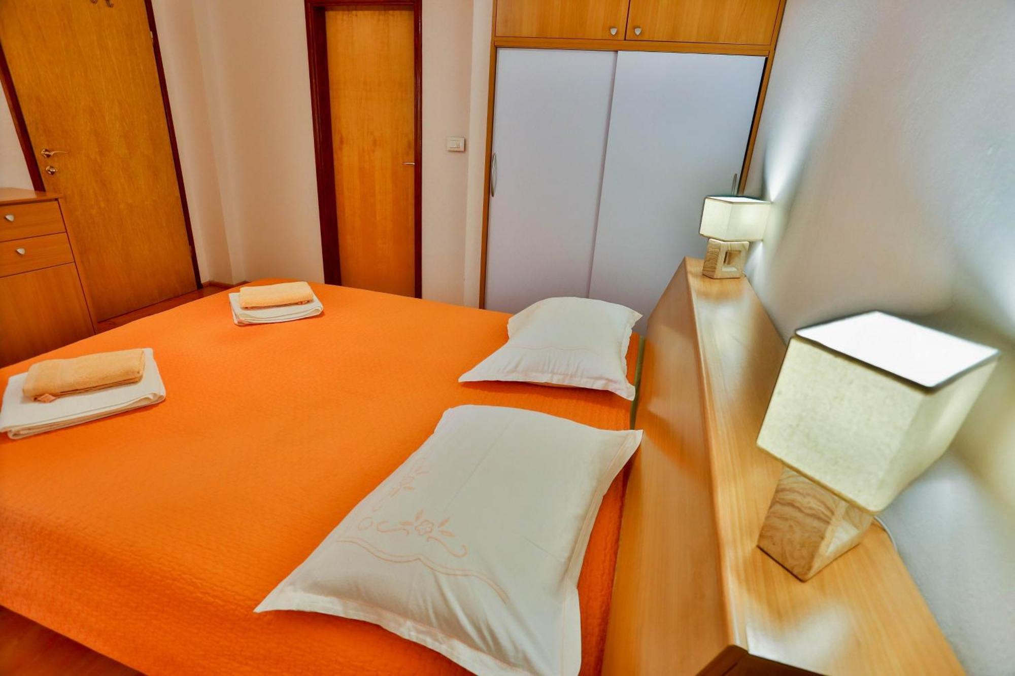 Apartments With A Parking Space Sutivan, Brac - 752 Room photo